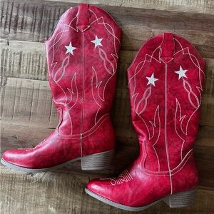 Red Western Cowboy Boots with Star Design